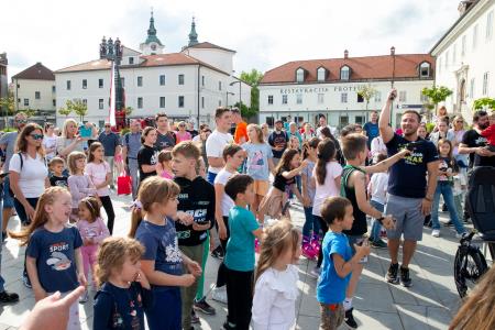 Deželak junak v Postojni (17)
